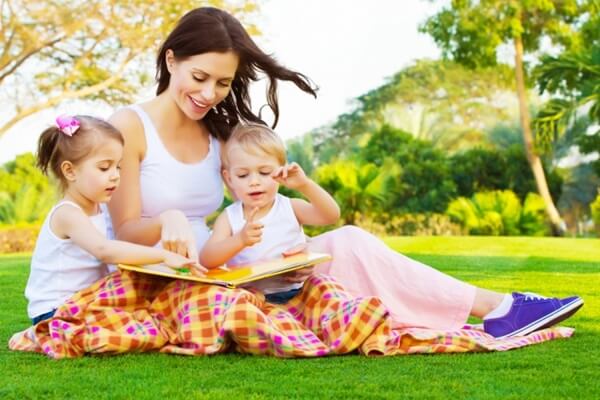 How a Babysitter looks alike